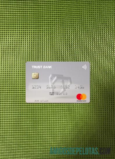 Argélia Trust Bank Argélia Mastercard Photolook Frente modelo